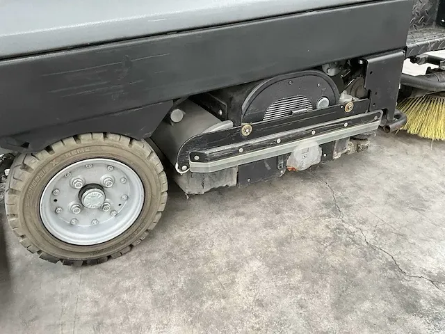 Schrob-zuigmachine kärcher professional b 250 r - afbeelding 7 van  19