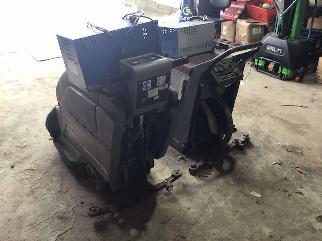 Schrobzuigmachine (2x) - afbeelding 11 van  17