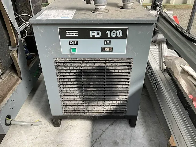 Schroefcompressor atlas copco ga37 + ketel en koel-unit - afbeelding 10 van  14