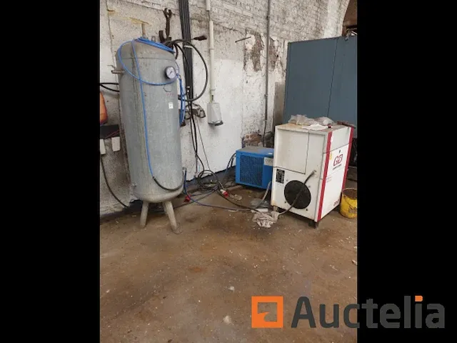Schroefcompressor, droger en tank - afbeelding 7 van  9