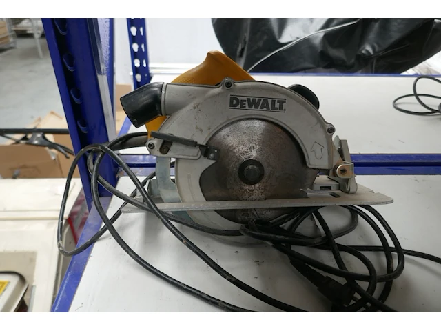 Schroefmachine makita + cirkelzaagmachine dewalt - afbeelding 3 van  5