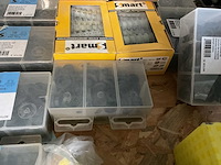 Schroeven en dopjes - afbeelding 5 van  10