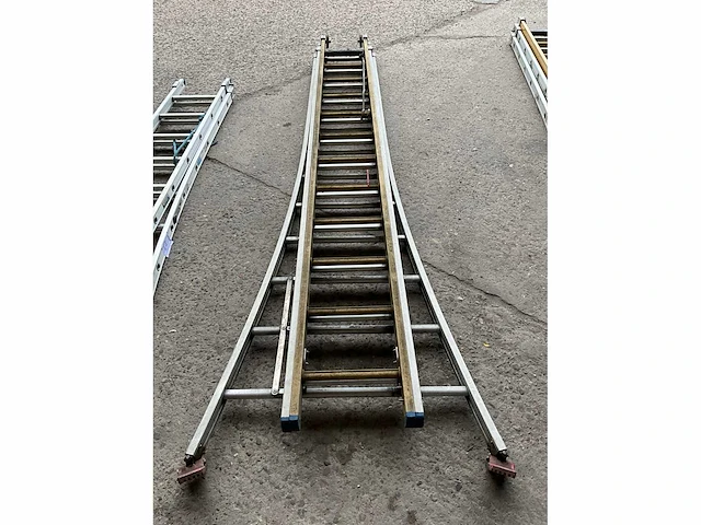 Schuifladder driedelig - afbeelding 3 van  3
