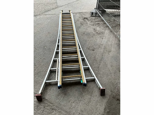 Schuifladder driedelig - afbeelding 3 van  3