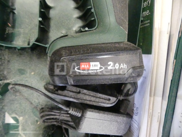 Schuimpistolen met accuboormachine, doos met gatenzaag - afbeelding 10 van  13