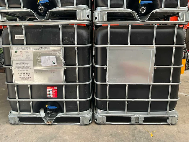 Schutz ibc containers (2x) - afbeelding 1 van  5