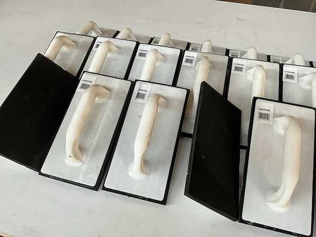 Schuurbord kunststof met zwart rubber (23x) - afbeelding 2 van  5