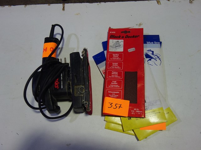 Schuurmachine en schuurpapier - afbeelding 1 van  3