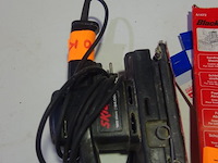 Schuurmachine en schuurpapier - afbeelding 2 van  3