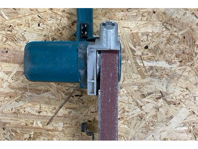 Schuurmachine makita - afbeelding 2 van  3