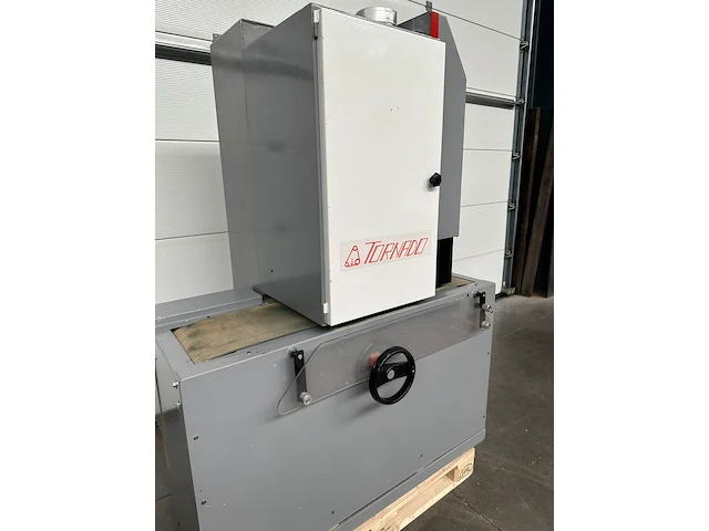 Schuurmachine tornado 300r - afbeelding 1 van  6