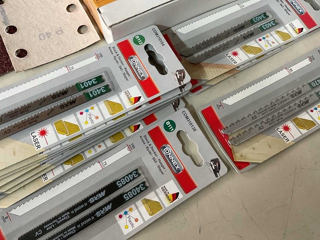 Schuurpapier en decoupeerzaagjes - afbeelding 7 van  7