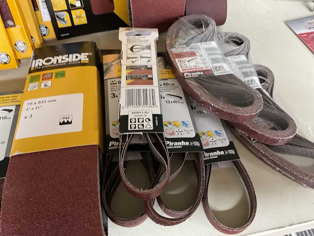 Schuurpapier en schuur banden - afbeelding 2 van  12