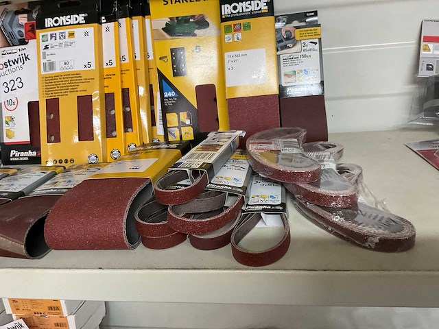 Schuurpapier en schuur banden - afbeelding 3 van  12