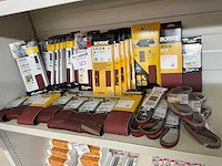 Schuurpapier en schuur banden - afbeelding 1 van  12