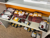 Schuurpapier en schuur banden - afbeelding 1 van  9
