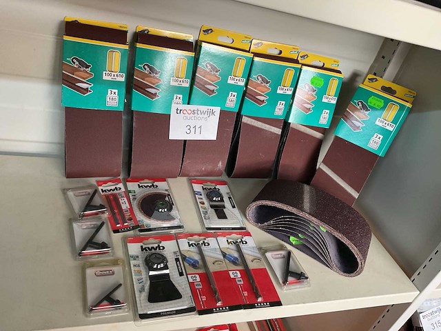 Schuurpapier zagen en boren - afbeelding 1 van  8