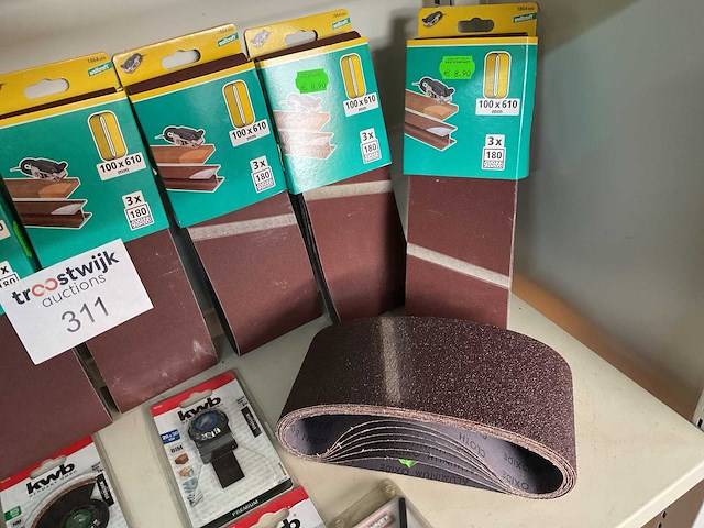 Schuurpapier zagen en boren - afbeelding 2 van  8