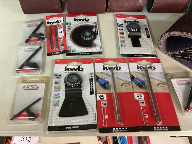 Schuurpapier zagen en boren - afbeelding 7 van  8