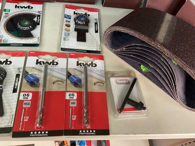 Schuurpapier zagen en boren - afbeelding 8 van  8