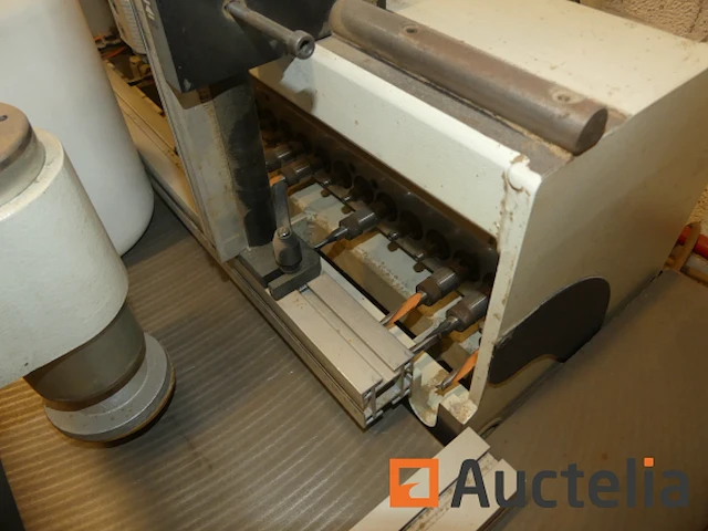 Scm startech 23 automatische multikopboormachine - afbeelding 12 van  14