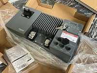 Scneider-electric atv310l075n4 frequentieregelaar - afbeelding 1 van  9