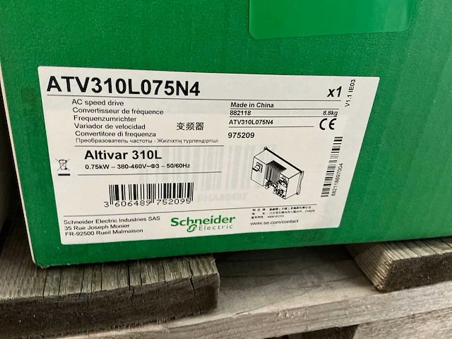Scneider-electric atv310l075n4 frequentieregelaar - afbeelding 9 van  9