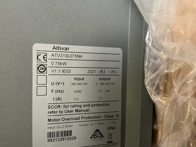 Scneider-electric atv310l075n4 frequentieregelaar - afbeelding 8 van  9