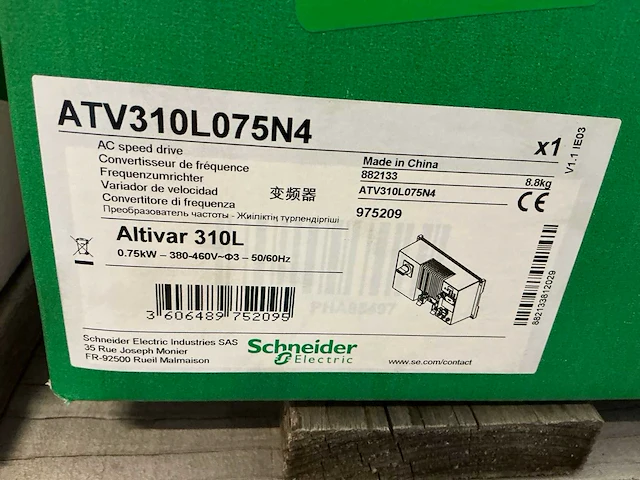 Scneider-electric atv310l075n4 frequentieregelaar - afbeelding 9 van  9