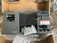 Scneider-electric atv310l075n4 frequentieregelaar - afbeelding 4 van  9