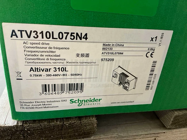 Scneider-electric atv310l075n4 frequentieregelaar - afbeelding 9 van  9