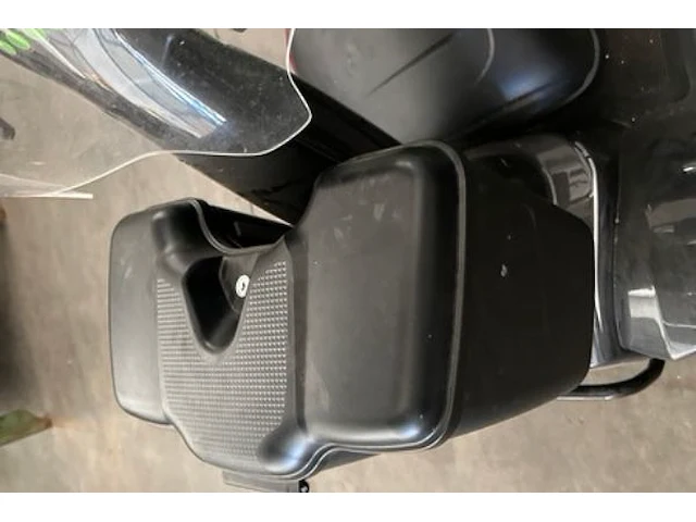 Scoot mobiel mezzo - afbeelding 8 van  8