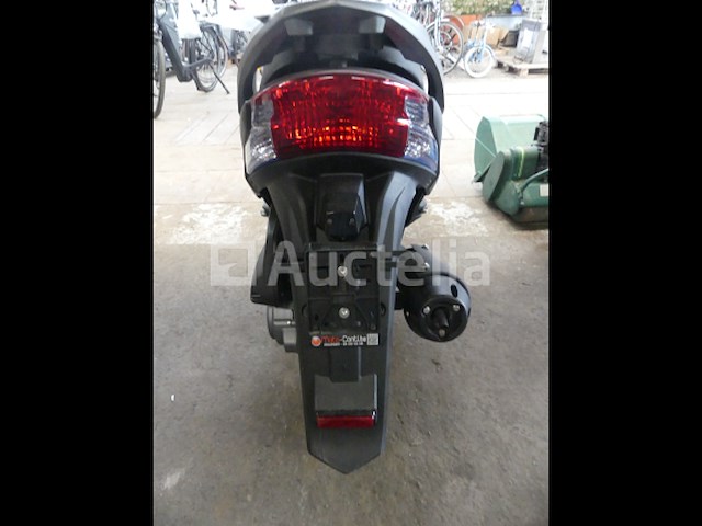 Scooter 50cc (zeer weinig km) kymco agility 16+ 50 4t (2024-826 km)(vin: lc2cc0000r1002452) - afbeelding 12 van  19