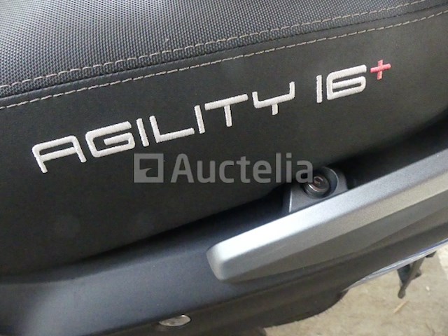 Scooter 50cc (zeer weinig km) kymco agility 16+ 50 4t (2024-826 km)(vin: lc2cc0000r1002452) - afbeelding 15 van  19