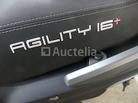 Scooter 50cc (zeer weinig km) kymco agility 16+ 50 4t (2024-826 km)(vin: lc2cc0000r1002452) - afbeelding 15 van  19