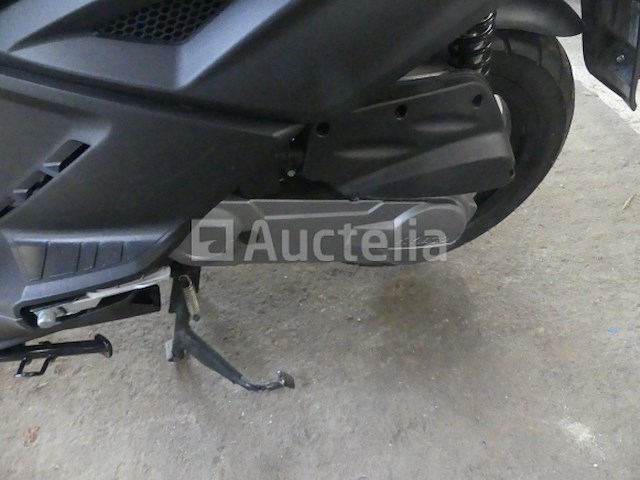 Scooter 50cc (zeer weinig km) kymco agility 16+ 50 4t (2024-826 km)(vin: lc2cc0000r1002452) - afbeelding 18 van  19