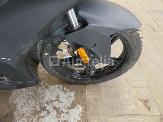 Scooter 50cc (zeer weinig km) kymco agility 16+ 50 4t (2024-826 km)(vin: lc2cc0000r1002452) - afbeelding 19 van  19