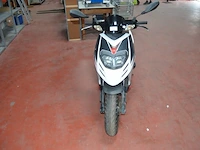 Scooter aprilia sr motard 125 ch.nr. lbmm7030000003268