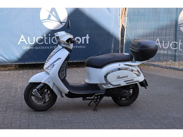 Scooter benzhou yy50qt-31 benzine 5pk 2009 (marge) - afbeelding 1 van  1
