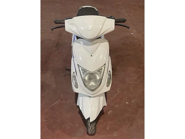 Scooter btc - afbeelding 4 van  11