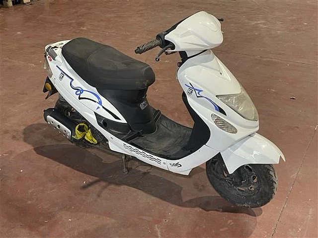 Scooter btc - afbeelding 5 van  11