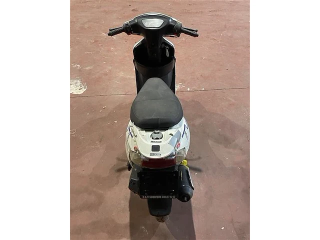 Scooter btc - afbeelding 6 van  11