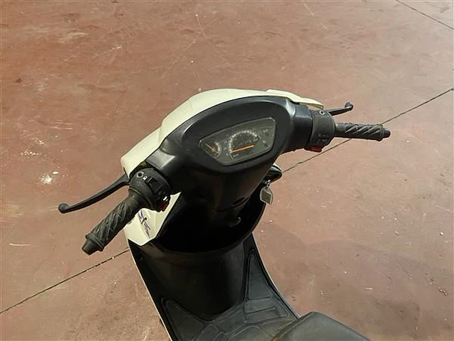 Scooter btc - afbeelding 7 van  11