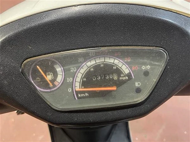 Scooter btc - afbeelding 8 van  11