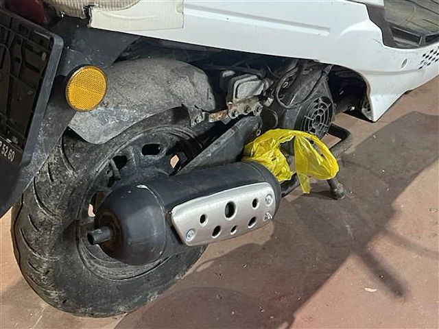 Scooter btc - afbeelding 10 van  11