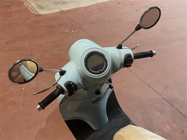 Scooter cappucino gts - afbeelding 13 van  17