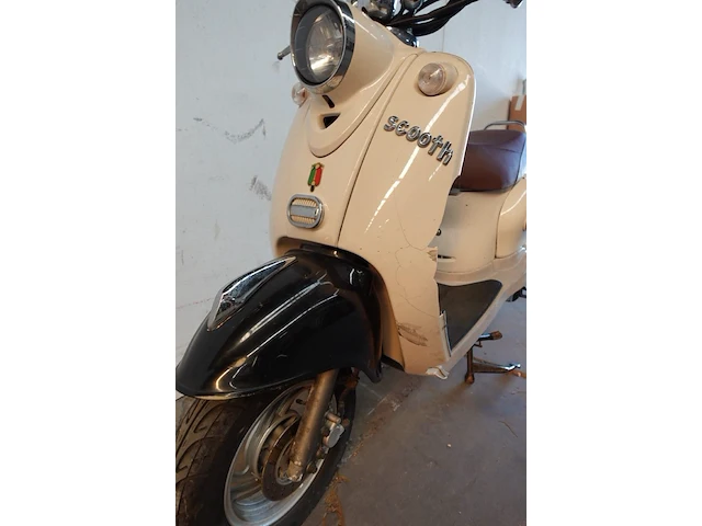 Scooter di lucio 50 - afbeelding 2 van  10