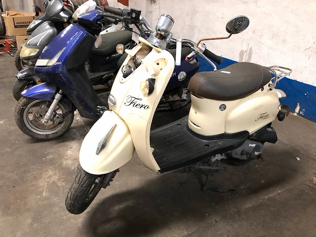 Scooter fiero venesi - afbeelding 1 van  7