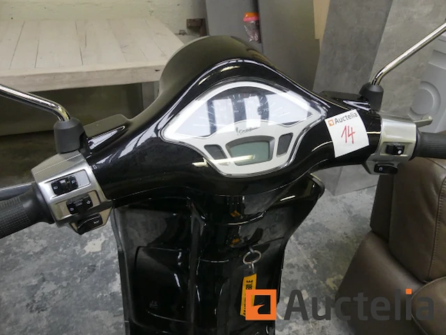 Scooter piaggio vespa primavera - afbeelding 9 van  9