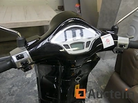 Scooter piaggio vespa primavera - afbeelding 9 van  9